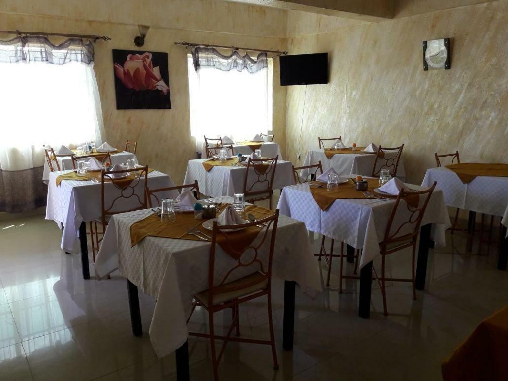 Adala Motel 메루 외부 사진